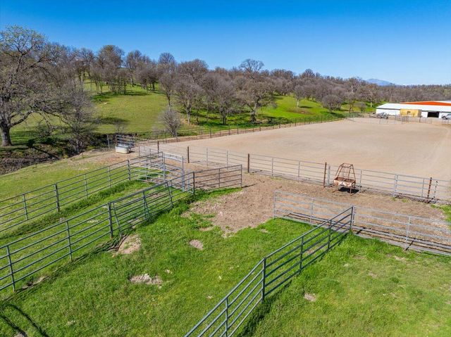 17257 Hooker Creek Road, Cottonwood, CA 96022