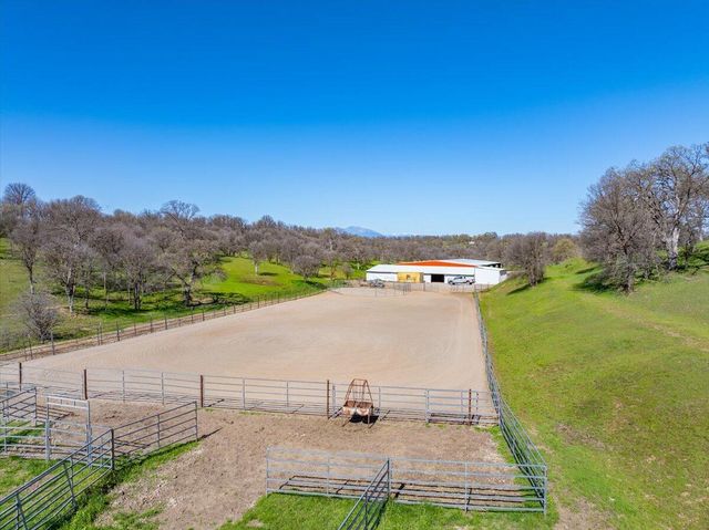 17257 Hooker Creek Road, Cottonwood, CA 96022