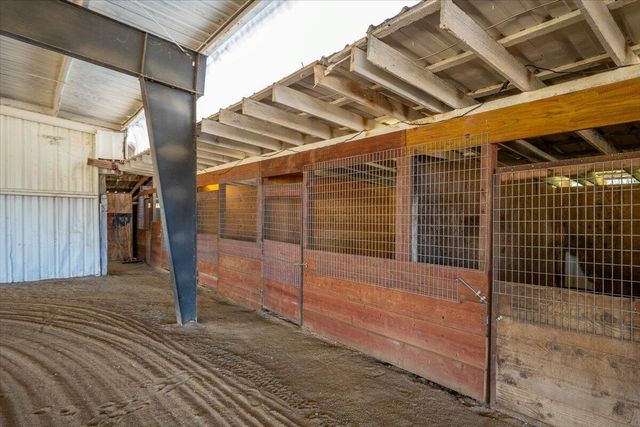 17257 Hooker Creek Road, Cottonwood, CA 96022