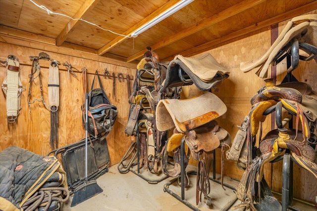 17257 Hooker Creek Road, Cottonwood, CA 96022