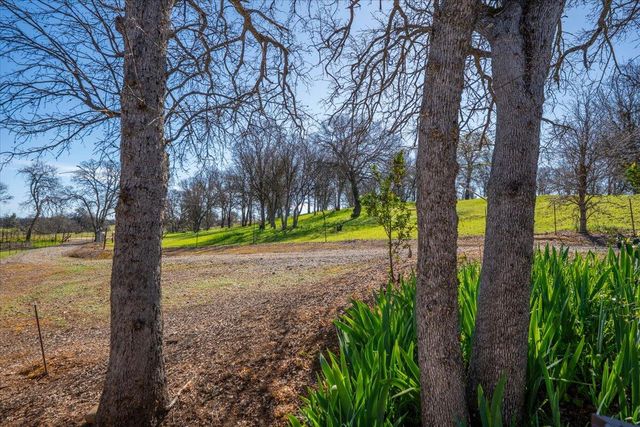 17257 Hooker Creek Road, Cottonwood, CA 96022