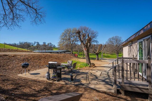 17257 Hooker Creek Road, Cottonwood, CA 96022