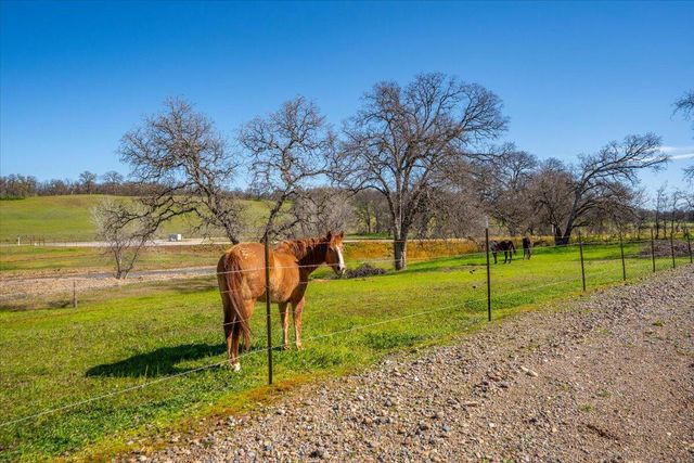 17257 Hooker Creek Road, Cottonwood, CA 96022
