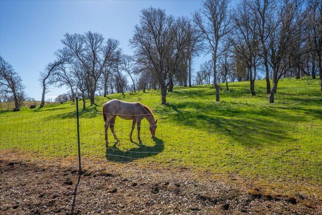 17257 Hooker Creek Road, Cottonwood, CA 96022