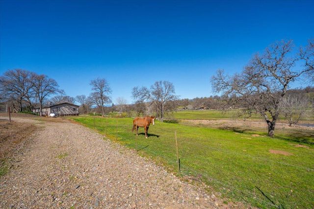 17257 Hooker Creek Road, Cottonwood, CA 96022