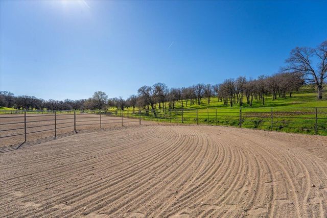 17257 Hooker Creek Road, Cottonwood, CA 96022