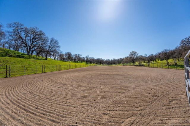 17257 Hooker Creek Road, Cottonwood, CA 96022