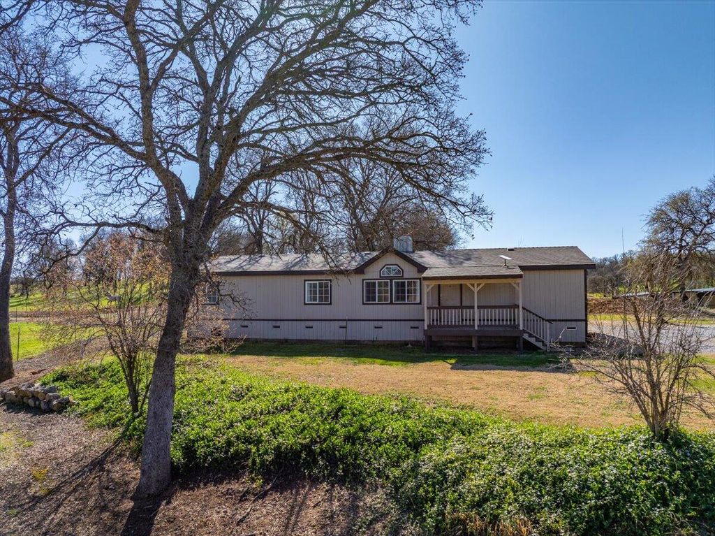17257 Hooker Creek Road, Cottonwood, CA 96022