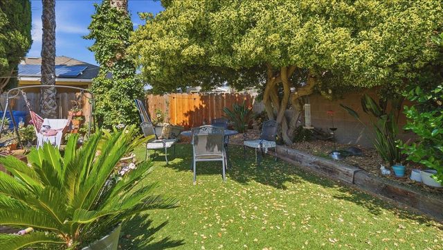 445 Northgate Dr, Manteca, CA 95336