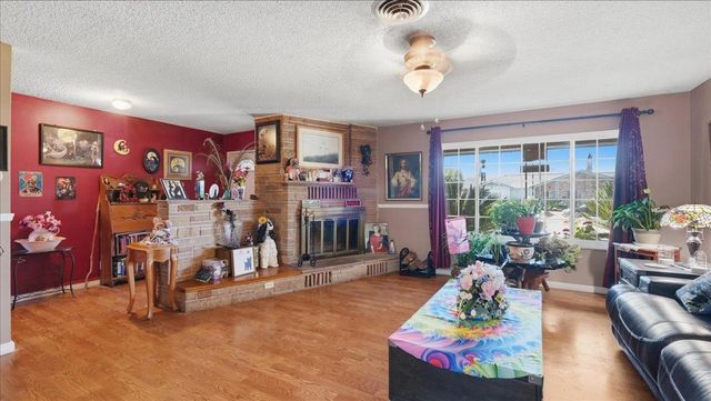 445 Northgate Dr, Manteca, CA 95336