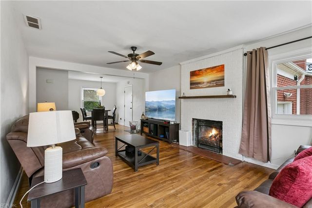 28 Brookfield DR, Hampton, VA 23666