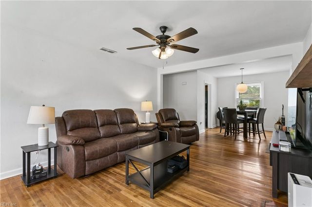 28 Brookfield DR, Hampton, VA 23666