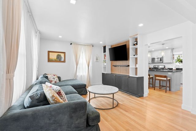 100 Ashland St, Lynn, MA 01905