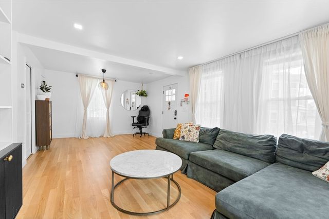 100 Ashland St, Lynn, MA 01905