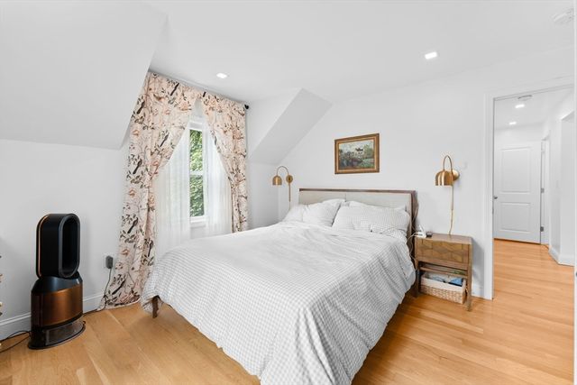 100 Ashland St, Lynn, MA 01905