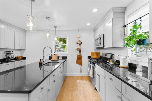 100 Ashland St, Lynn, MA 01905