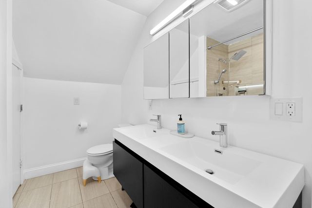 100 Ashland St, Lynn, MA 01905