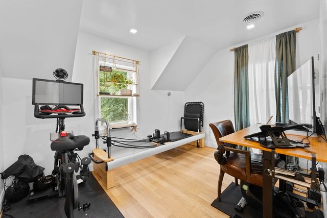 100 Ashland St, Lynn, MA 01905
