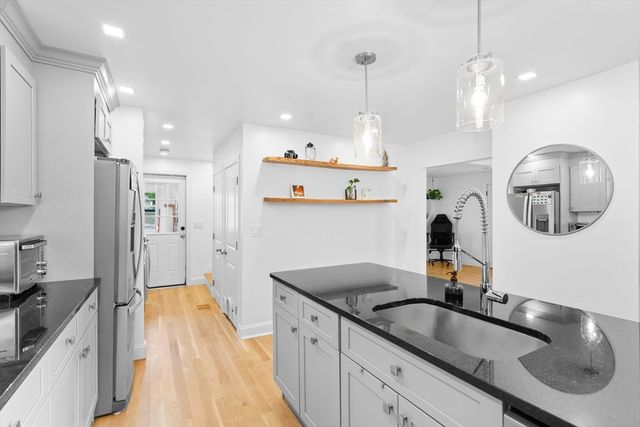 100 Ashland St, Lynn, MA 01905