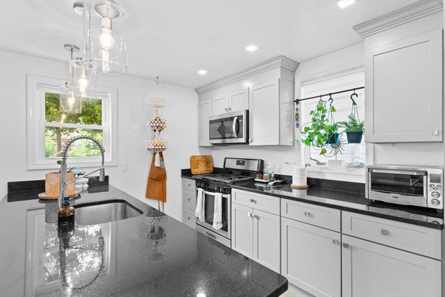 100 Ashland St, Lynn, MA 01905