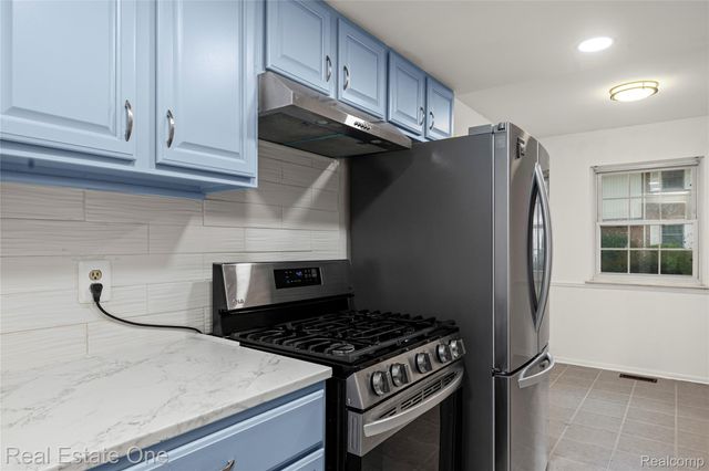 959 Kirts Boulevard, Troy, MI 48084