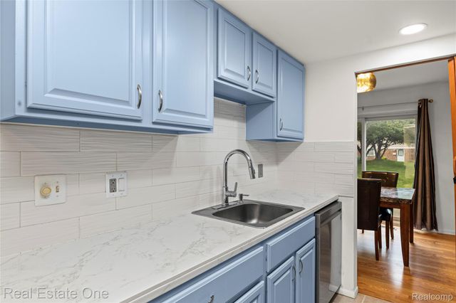 959 Kirts Boulevard, Troy, MI 48084