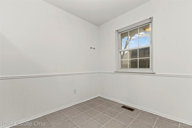 959 Kirts Boulevard, Troy, MI 48084