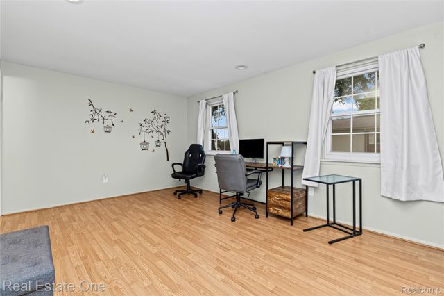 959 Kirts Boulevard, Troy, MI 48084