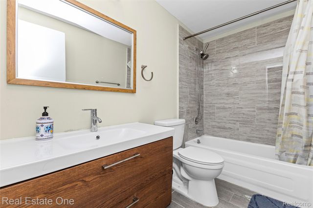 959 Kirts Boulevard, Troy, MI 48084