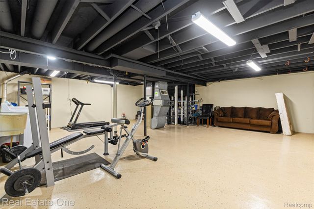 959 Kirts Boulevard, Troy, MI 48084