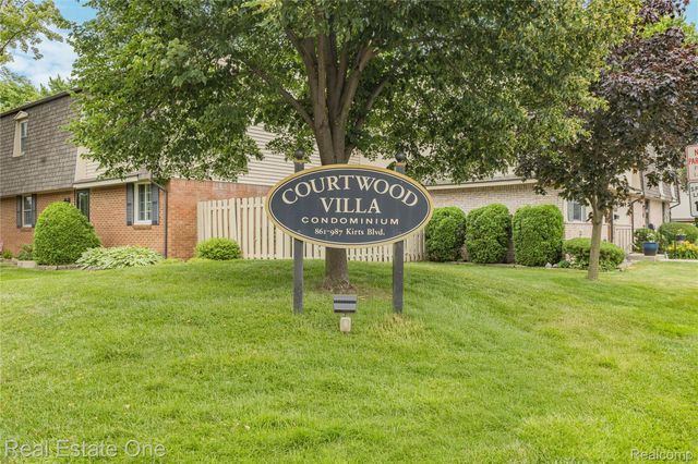 959 Kirts Boulevard, Troy, MI 48084