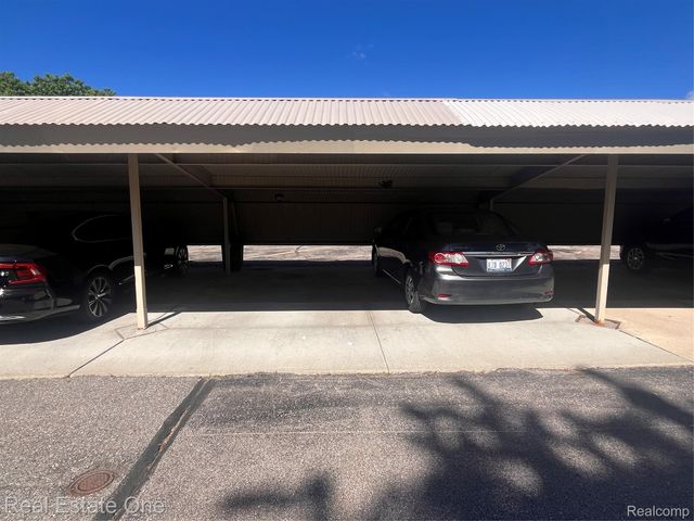 959 Kirts Boulevard, Troy, MI 48084