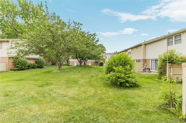 959 Kirts Boulevard, Troy, MI 48084