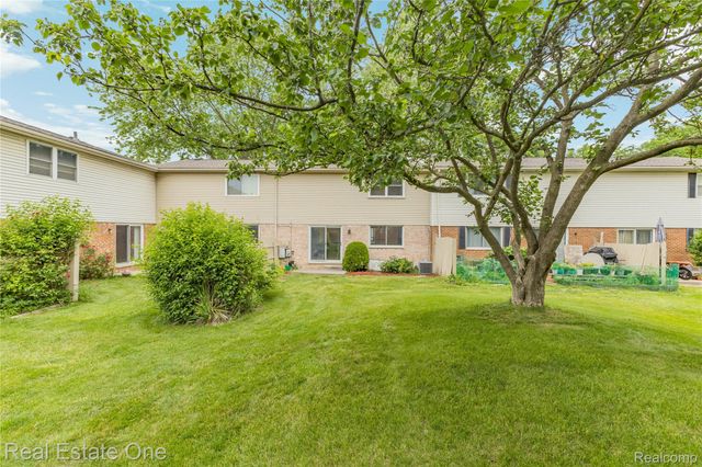 959 Kirts Boulevard, Troy, MI 48084