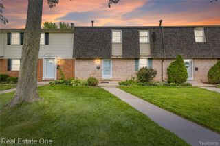 959 Kirts Boulevard, Troy, MI 48084