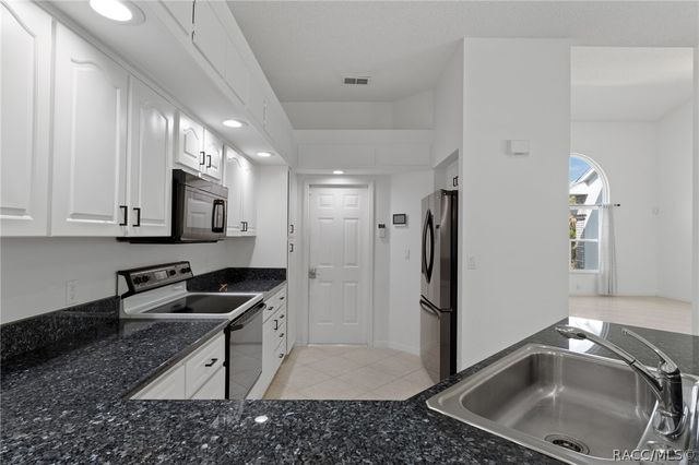 199 N Crystal Meadow Path, Crystal River, FL 34429