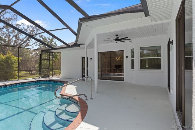 199 N Crystal Meadow Path, Crystal River, FL 34429