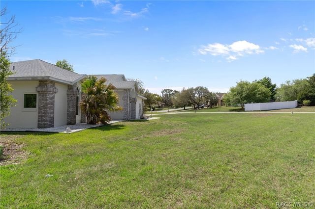 199 N Crystal Meadow Path, Crystal River, FL 34429