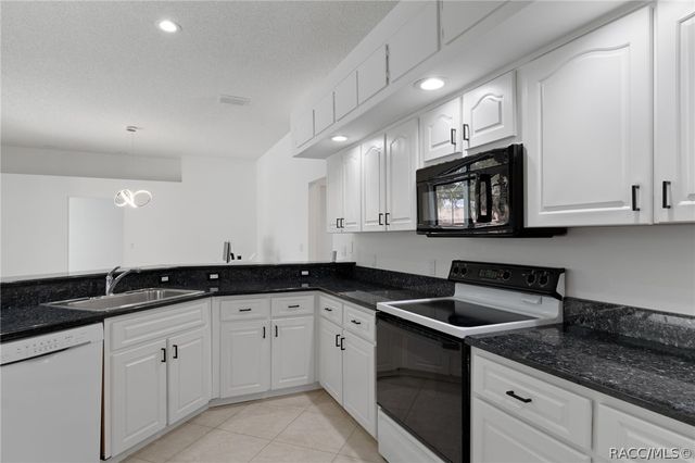 199 N Crystal Meadow Path, Crystal River, FL 34429