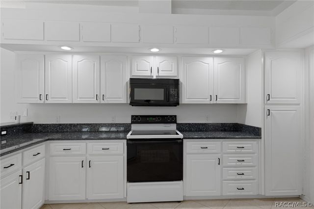 199 N Crystal Meadow Path, Crystal River, FL 34429