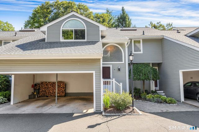8 Glen Ridge 8, Wilton, CT 06897