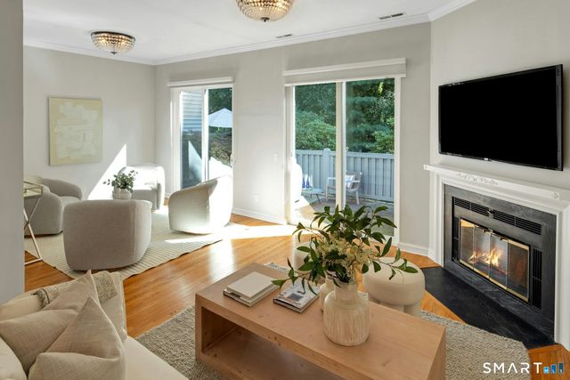8 Glen Ridge 8, Wilton, CT 06897