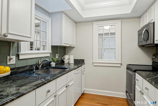 8 Glen Ridge 8, Wilton, CT 06897