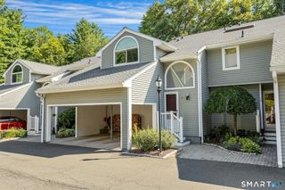 8 Glen Ridge 8, Wilton, CT 06897