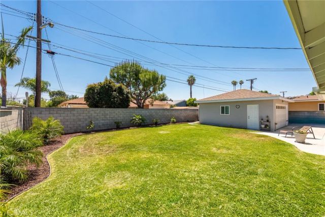 5470 Greenbrier Dr, Riverside, CA 92504