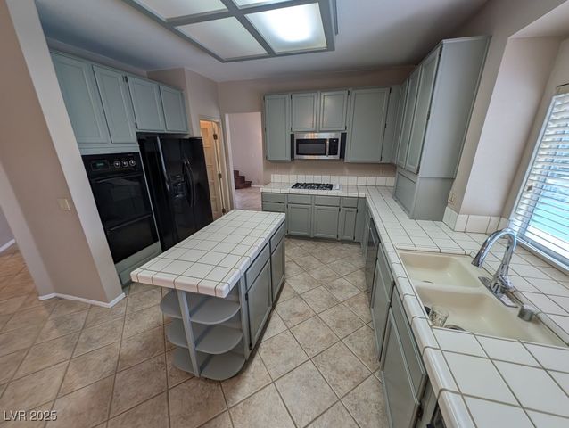 2704 Ontario Drive, Las Vegas, NV 89128