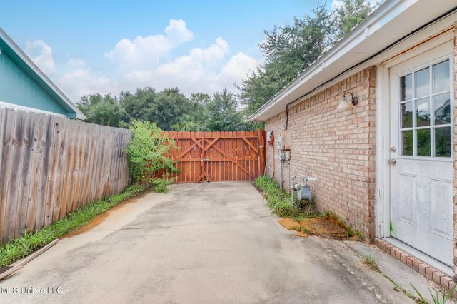 12328 Kaiser Place, Ocean Springs, MS 39564