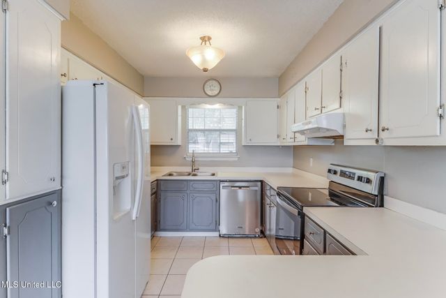 12328 Kaiser Place, Ocean Springs, MS 39564
