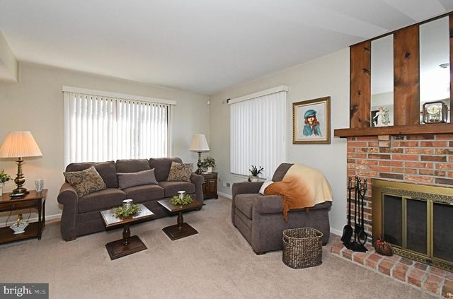 633 KESTON DR, Fairless Hills, PA 19030