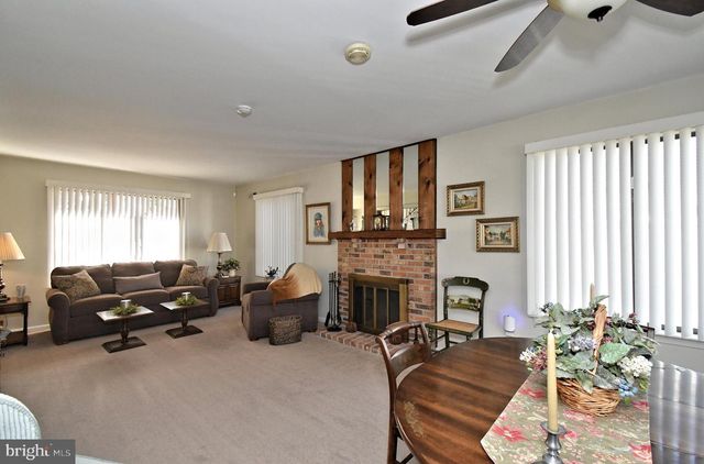 633 KESTON DR, Fairless Hills, PA 19030